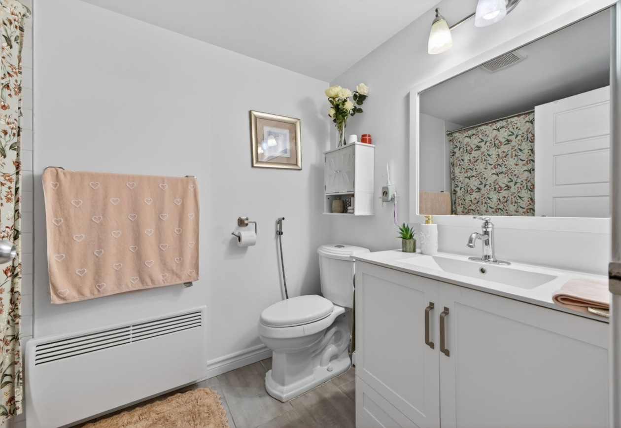 Salle de bains — 1370, Av. Bourgogne, 107, Chambly, J2L1Y3, Chambly
