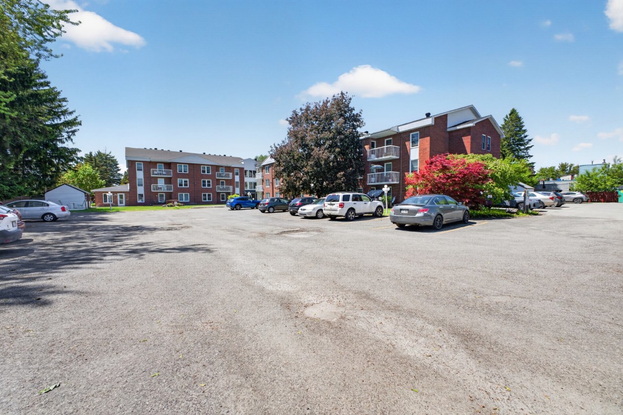 Extérieur — 1370, Av. Bourgogne, 107, Chambly, J2L1Y3, Chambly