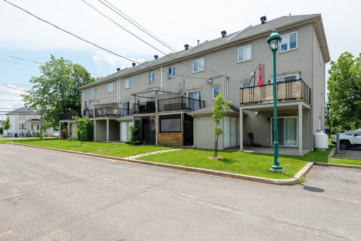 Face arrière — 8035, Boul. Lévesque E., 102, Laval (Duvernay), H7A4J6, Laval (Duvernay)