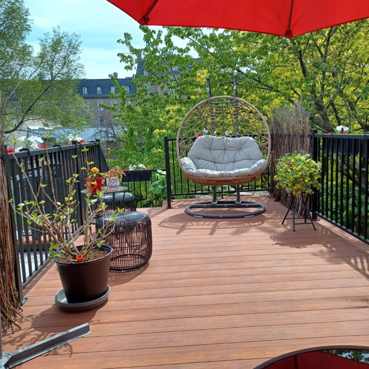 Terrasse — 3706A, Rue St-Hubert, Montréal (Le Plateau-Mont-Royal), H2L4A2, Montréal (Le Plateau-Mont-Royal)