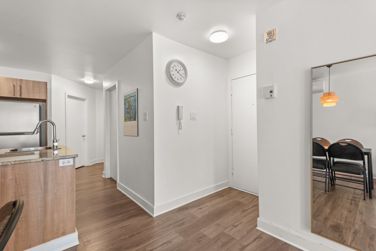 Corridor — 7637, Av. Léonard-De Vinci, 1, Montréal (Villeray/Saint-Michel/Parc-Extension), H2A2N6, Montréal (Villeray/Saint-Michel/Parc-Extension)