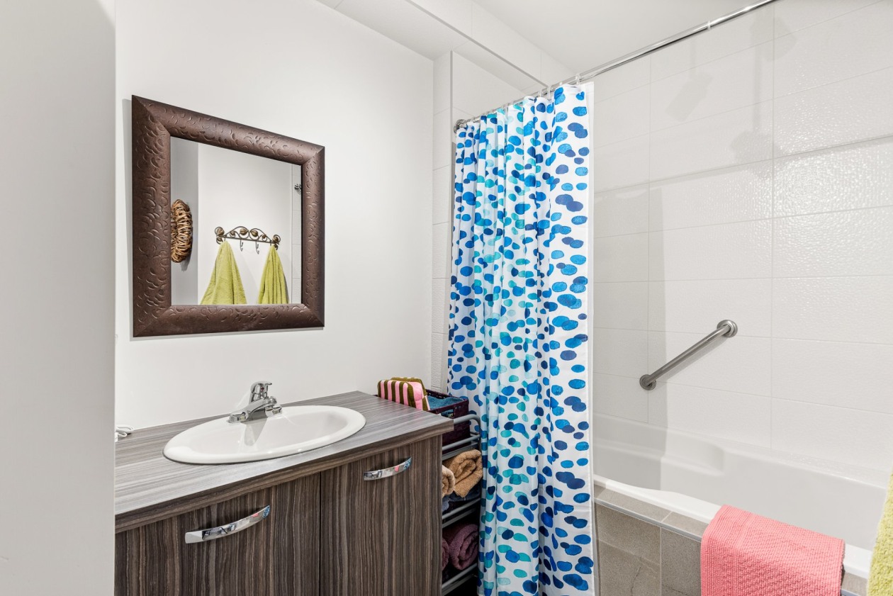 Salle de bains — 3076, Rue Ste-Madeleine, Sainte-Marthe-sur-le-Lac, J0N1P0, Sainte-Marthe-sur-le-Lac