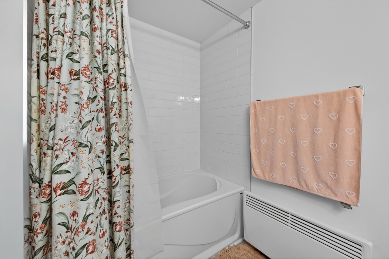 Salle de bains — 1370, Av. Bourgogne, 107, Chambly, J2L1Y3, Chambly