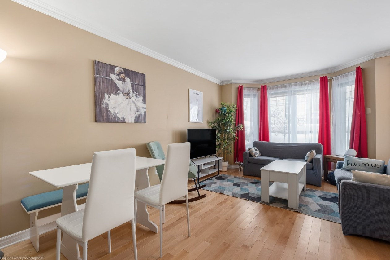 Salle à manger — 15858, Rue Victoria, Montréal (Rivière-des-Prairies/Pointe-aux-Trembles), H1A0A9, Montréal (Rivière-des-Prairies/Pointe-aux-Trembles)