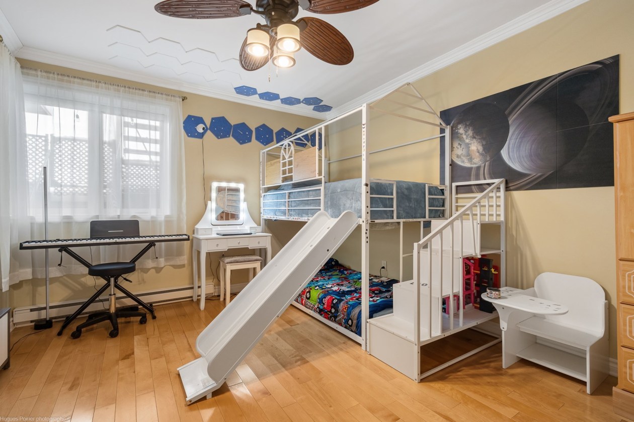 Chambre à coucher — 15858, Rue Victoria, Montréal (Rivière-des-Prairies/Pointe-aux-Trembles), H1A0A9, Montréal (Rivière-des-Prairies/Pointe-aux-Trembles)