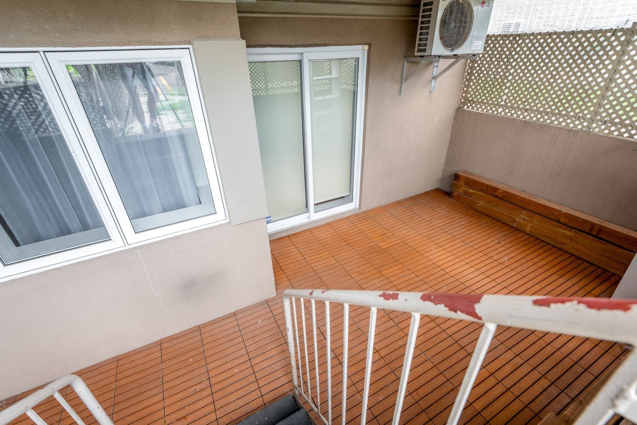 Terrasse — 15858, Rue Victoria, Montréal (Rivière-des-Prairies/Pointe-aux-Trembles), H1A0A9, Montréal (Rivière-des-Prairies/Pointe-aux-Trembles)