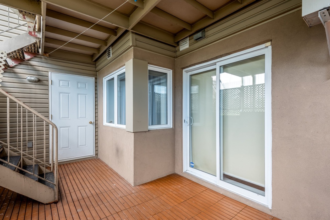 Terrasse — 15858, Rue Victoria, Montréal (Rivière-des-Prairies/Pointe-aux-Trembles), H1A0A9, Montréal (Rivière-des-Prairies/Pointe-aux-Trembles)