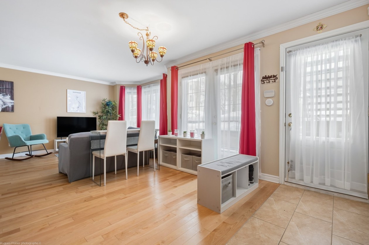 Hall d'entrée — 15858, Rue Victoria, Montréal (Rivière-des-Prairies/Pointe-aux-Trembles), H1A0A9, Montréal (Rivière-des-Prairies/Pointe-aux-Trembles)