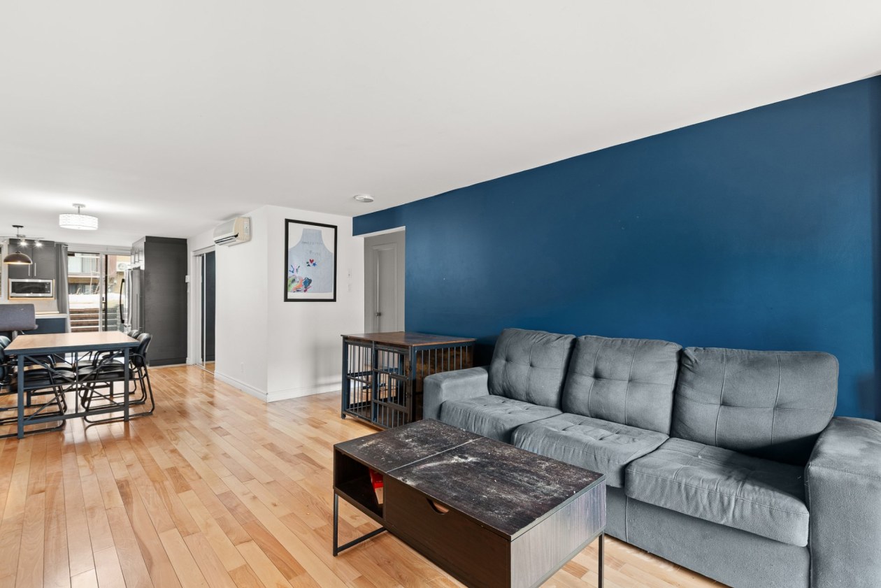 Salon — 3020, Rue Joseph-Hardy, 1, Longueuil (Saint-Hubert), J3Y9J6, Longueuil (Saint-Hubert)