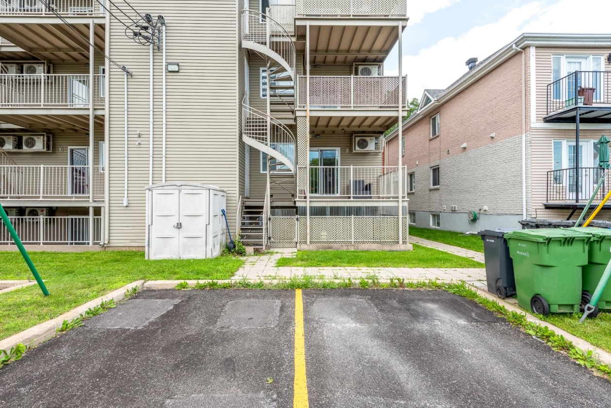 Face arrière — 15858, Rue Victoria, Montréal (Rivière-des-Prairies/Pointe-aux-Trembles), H1A0A9, Montréal (Rivière-des-Prairies/Pointe-aux-Trembles)