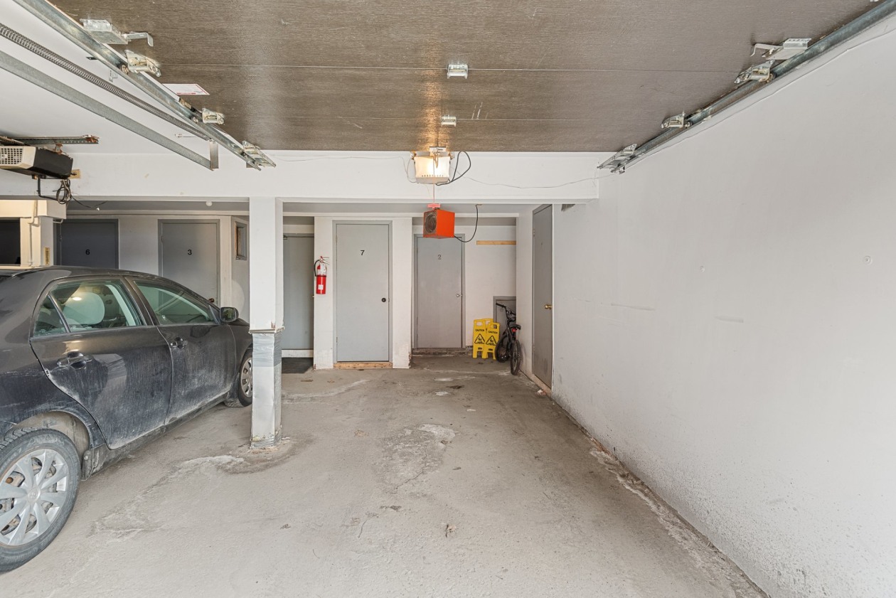 Garage — 3020, Rue Joseph-Hardy, 1, Longueuil (Saint-Hubert), J3Y9J6, Longueuil (Saint-Hubert)