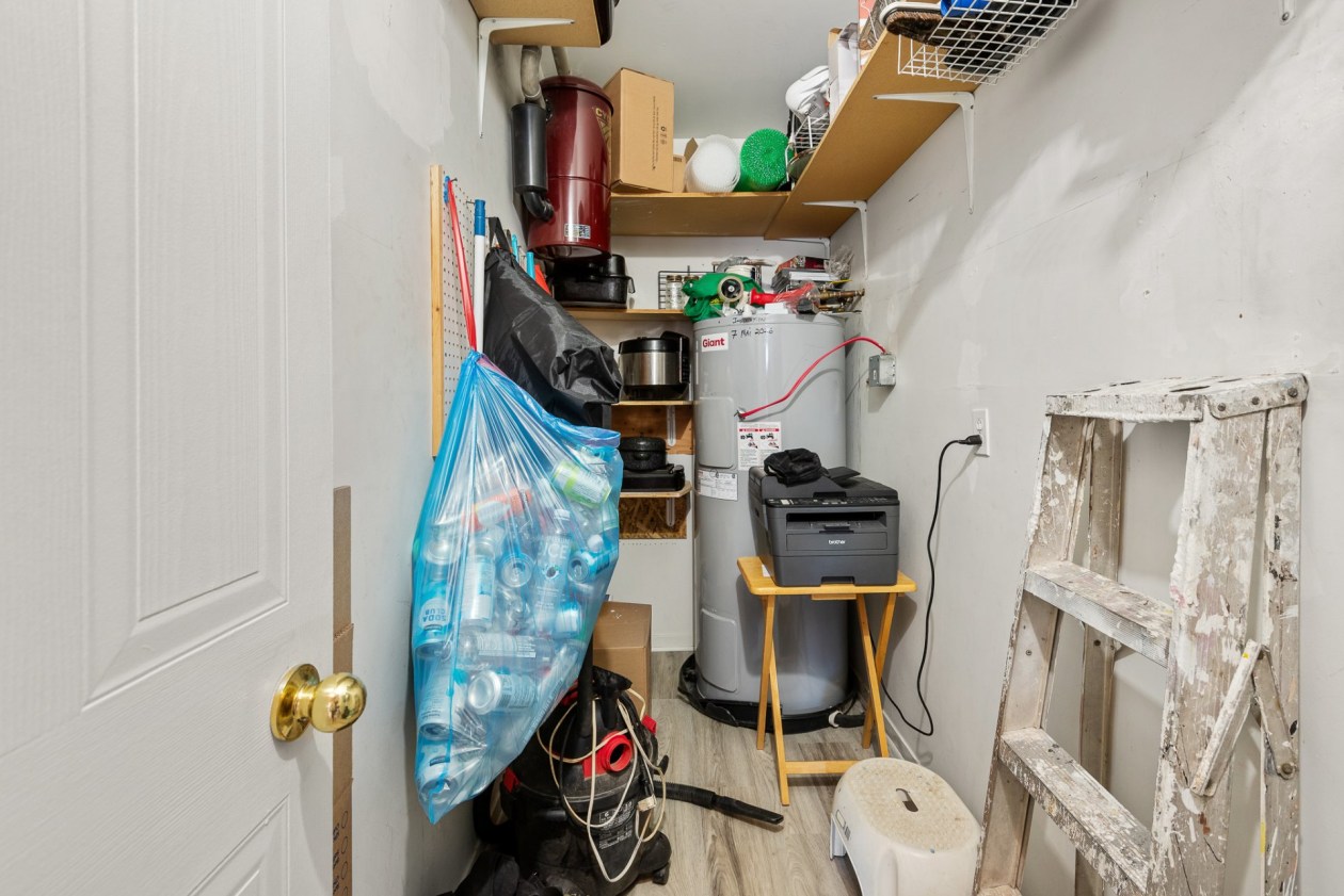 Rangement — 1240, Boul. Iberville, 202, Repentigny (Repentigny), J5Y3T1, Repentigny (Repentigny)