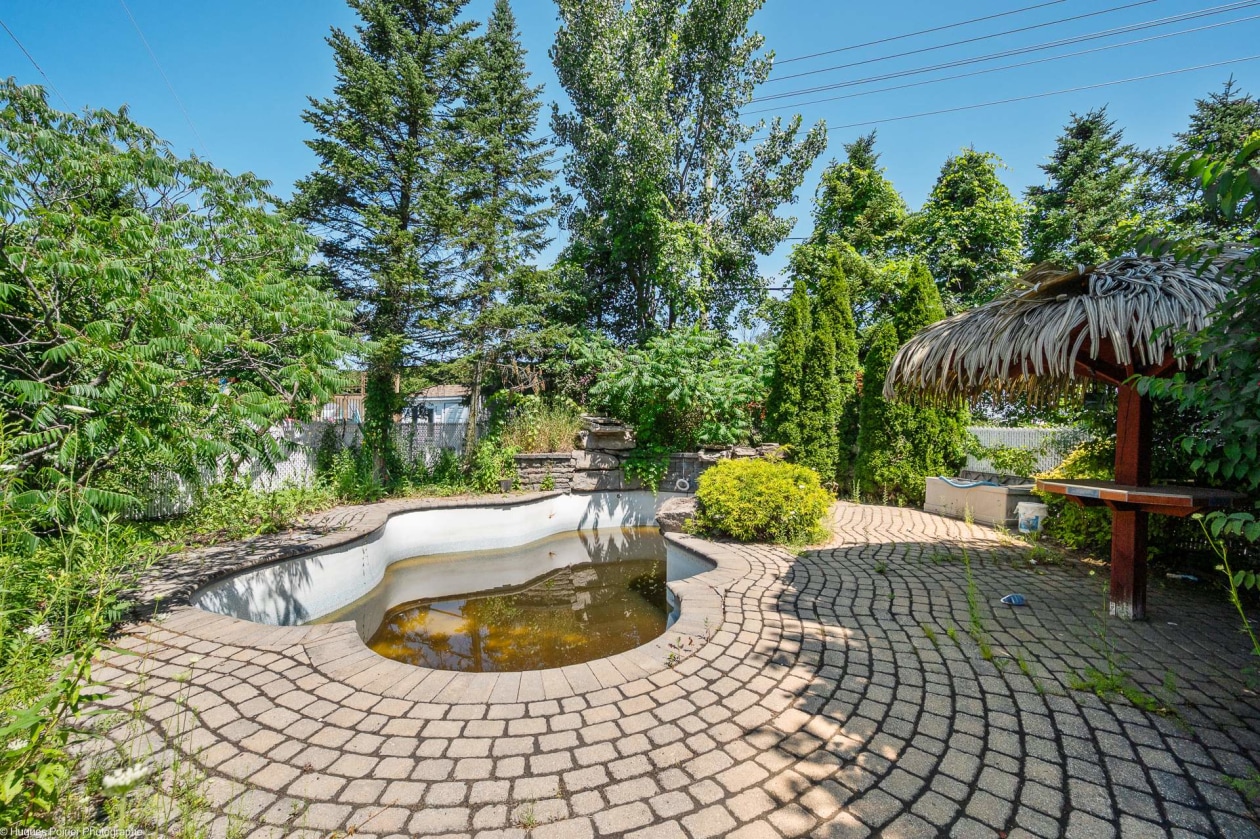Piscine — 249 - 249A, Rue Ludger-Duvernay, Varennes, J3X1W6, Varennes