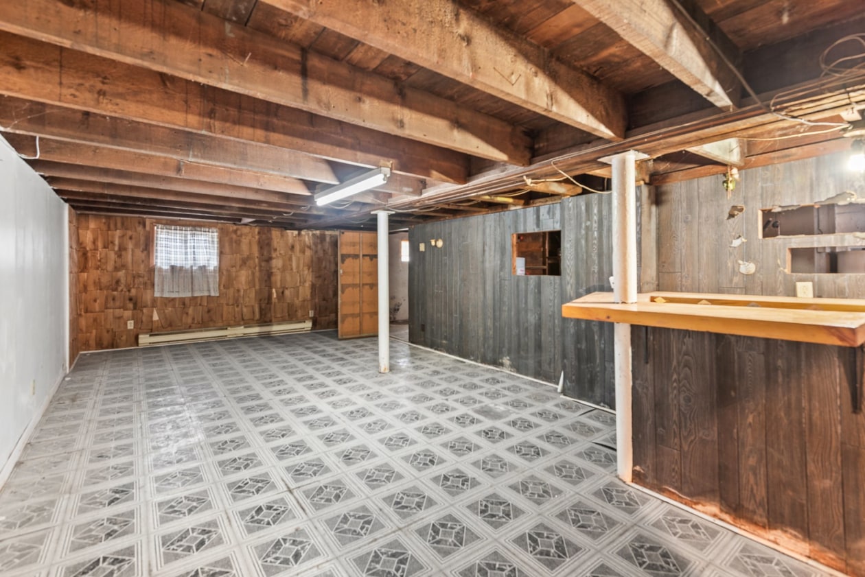 Salle familiale — 2680 - 2680A, Av. d'Orléans, Montréal (Mercier/Hochelaga-Maisonneuve), H1W3S5, Montréal (Mercier/Hochelaga-Maisonneuve)