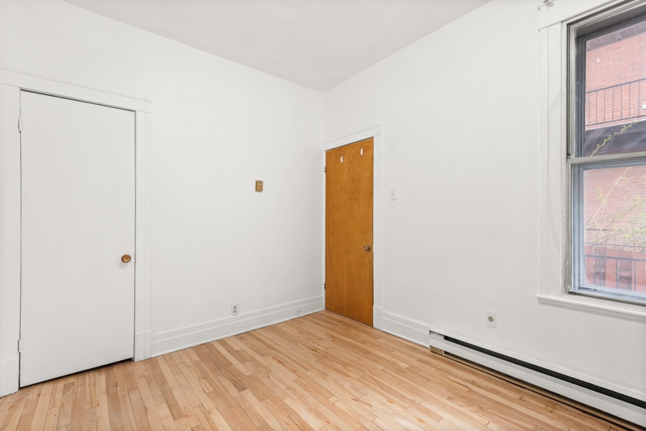 Chambre à coucher — 2680 - 2680A, Av. d'Orléans, Montréal (Mercier/Hochelaga-Maisonneuve), H1W3S5, Montréal (Mercier/Hochelaga-Maisonneuve)