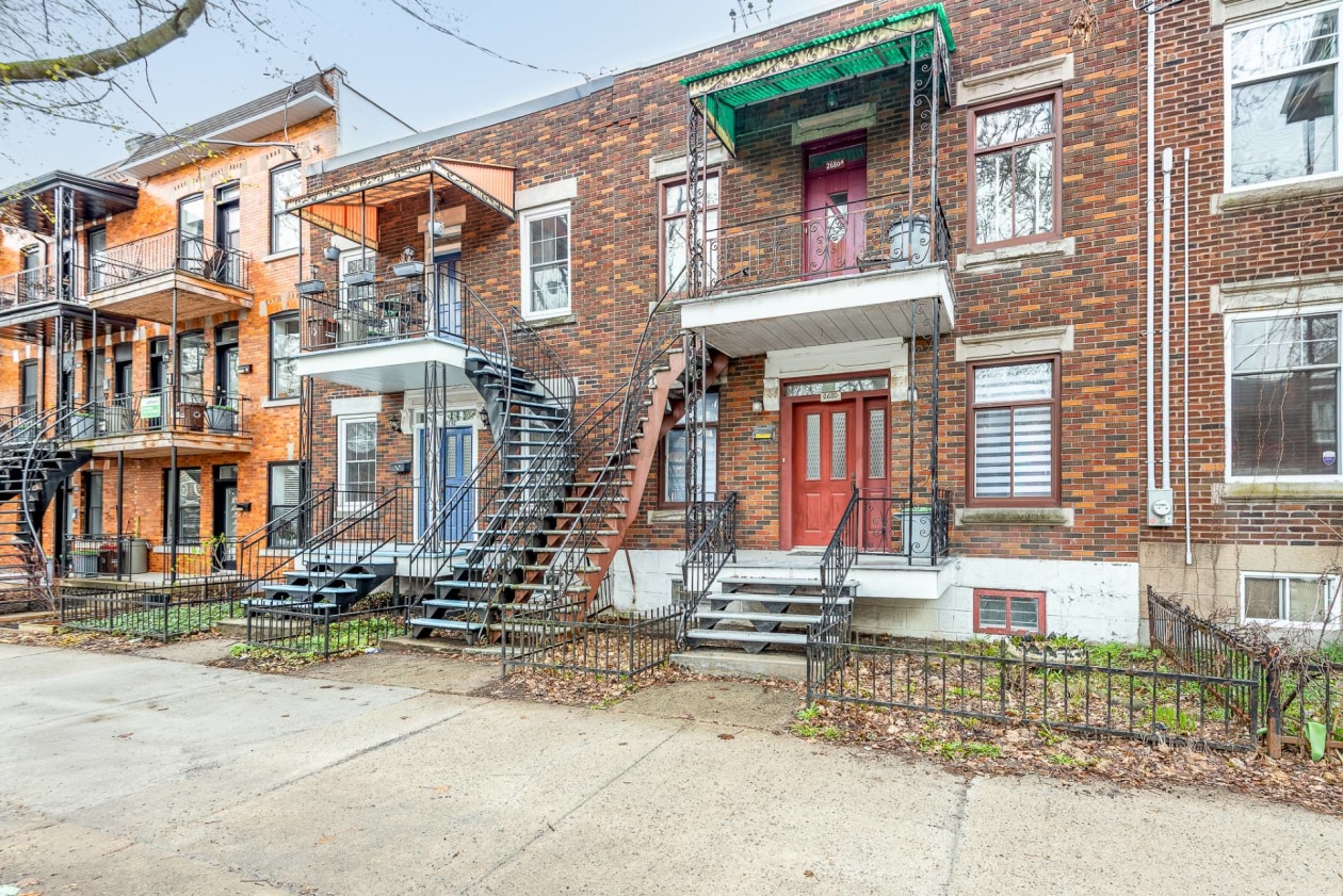 Façade — 2680 - 2680A, Av. d'Orléans, Montréal (Mercier/Hochelaga-Maisonneuve), H1W3S5, Montréal (Mercier/Hochelaga-Maisonneuve)