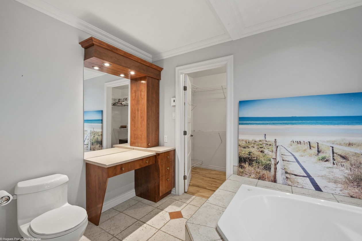 Salle de bains — 249 - 249A, Rue Ludger-Duvernay, Varennes, J3X1W6, Varennes