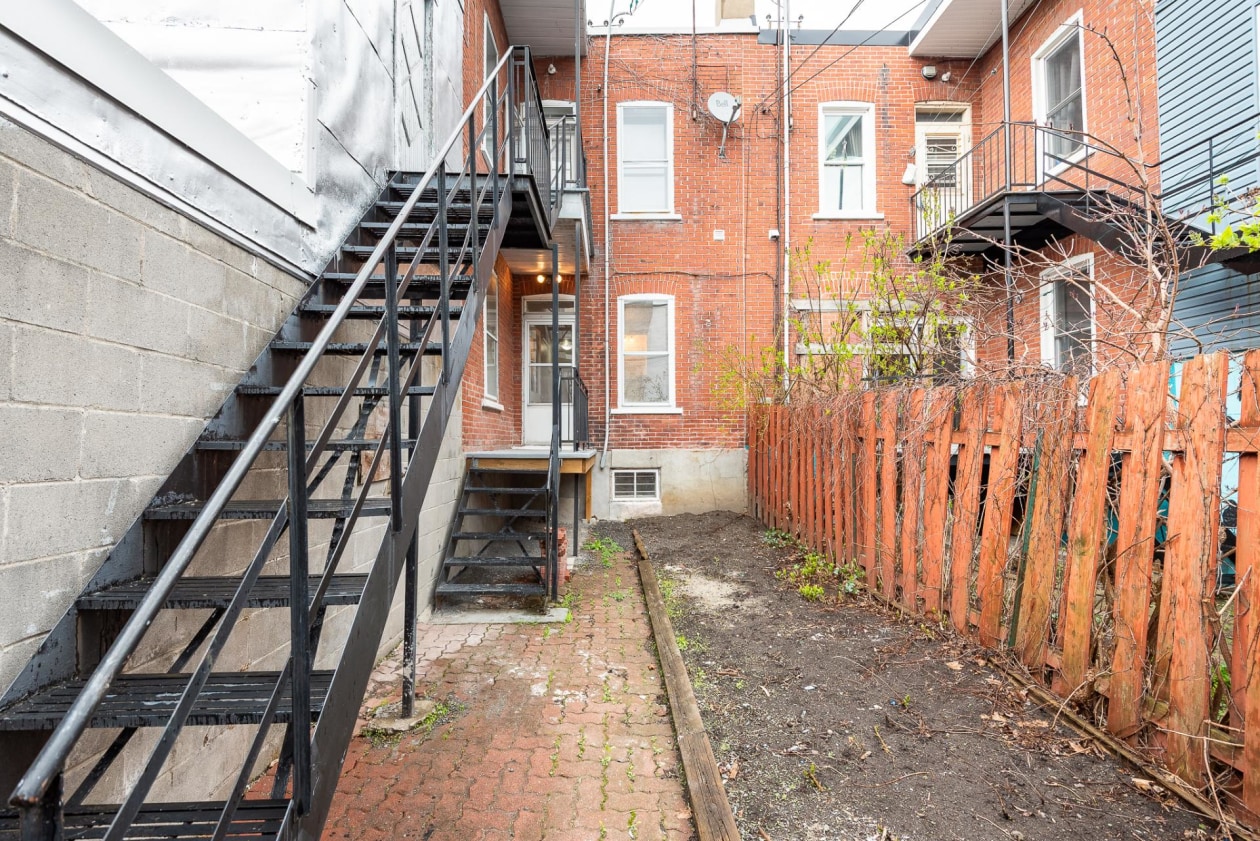 Cour — 2680 - 2680A, Av. d'Orléans, Montréal (Mercier/Hochelaga-Maisonneuve), H1W3S5, Montréal (Mercier/Hochelaga-Maisonneuve)