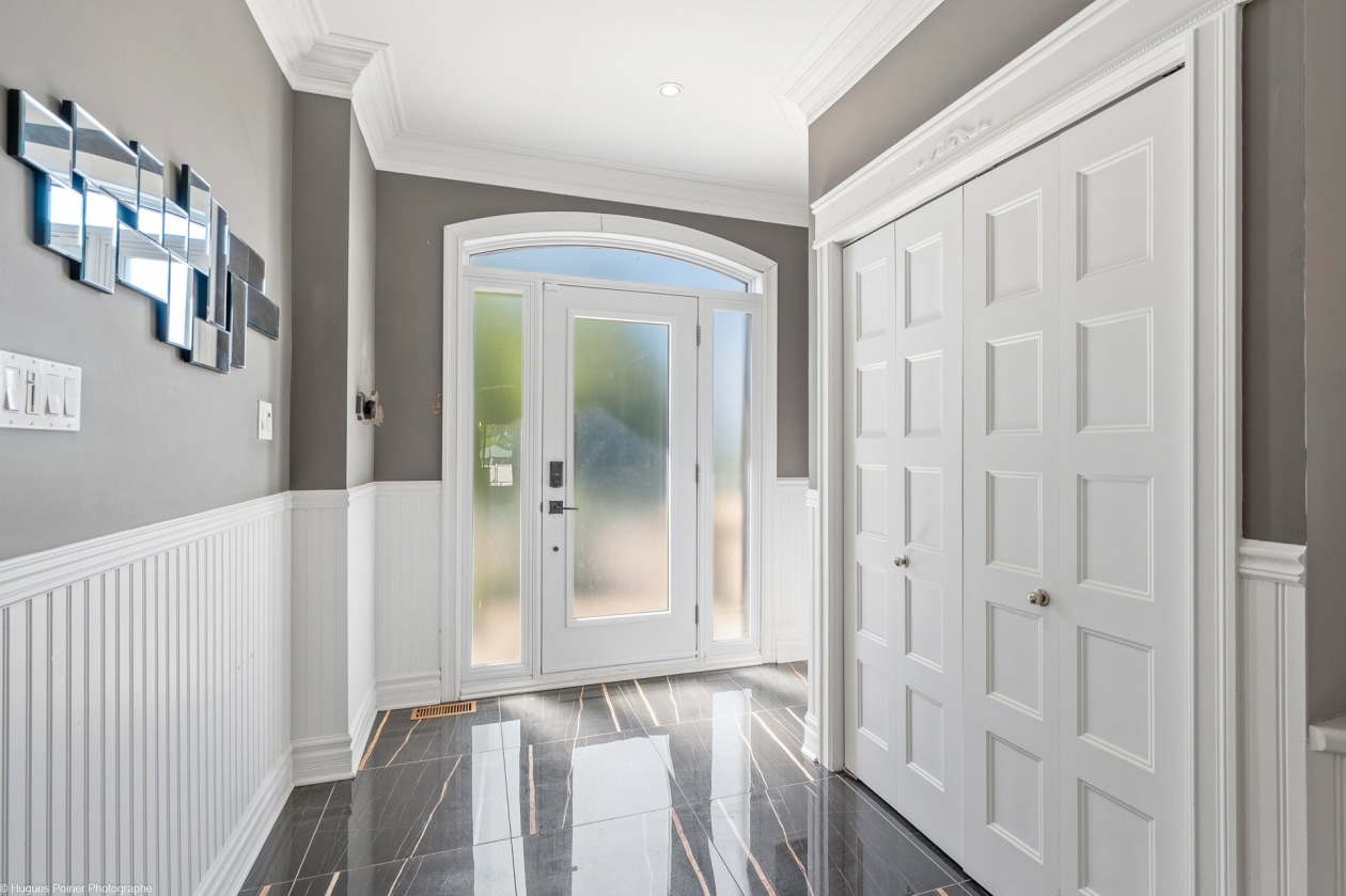 Hall d'entrée — 249 - 249A, Rue Ludger-Duvernay, Varennes, J3X1W6, Varennes