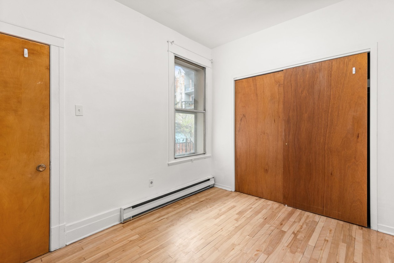 Chambre à coucher — 2680 - 2680A, Av. d'Orléans, Montréal (Mercier/Hochelaga-Maisonneuve), H1W3S5, Montréal (Mercier/Hochelaga-Maisonneuve)