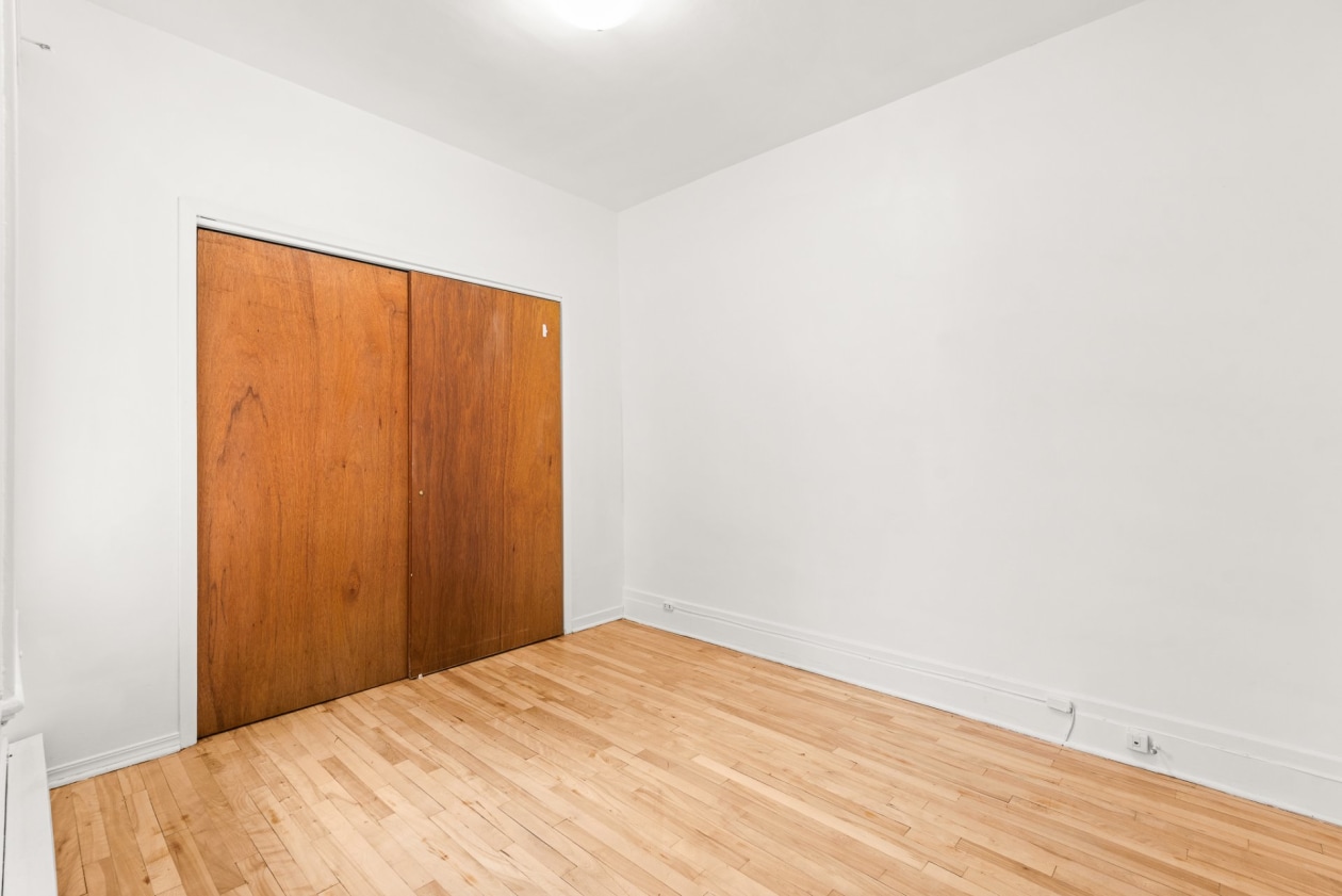 Chambre à coucher — 2680 - 2680A, Av. d'Orléans, Montréal (Mercier/Hochelaga-Maisonneuve), H1W3S5, Montréal (Mercier/Hochelaga-Maisonneuve)