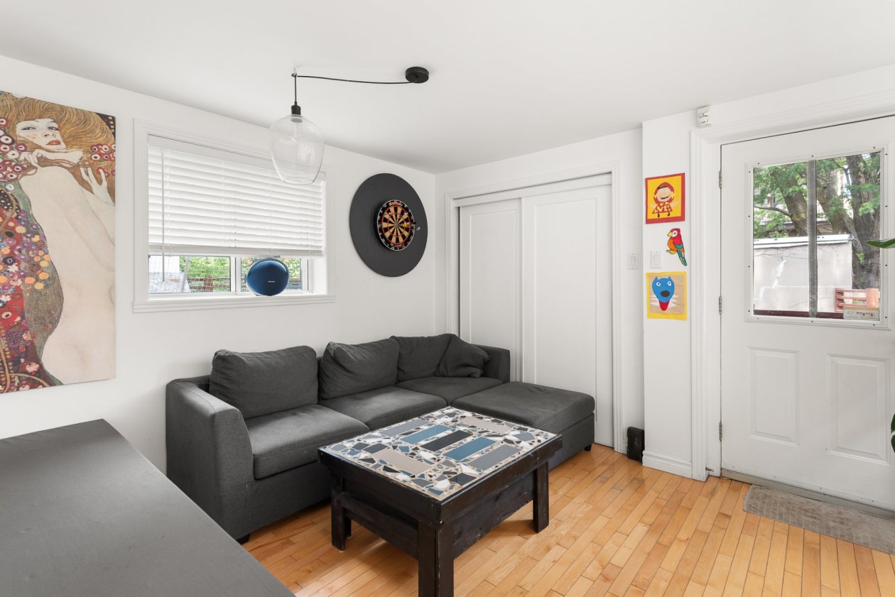 Salle de jeux — 5969 - 5971, 12e Avenue, Montréal (Rosemont/La Petite-Patrie), H1X3A3, Montréal (Rosemont/La Petite-Patrie)