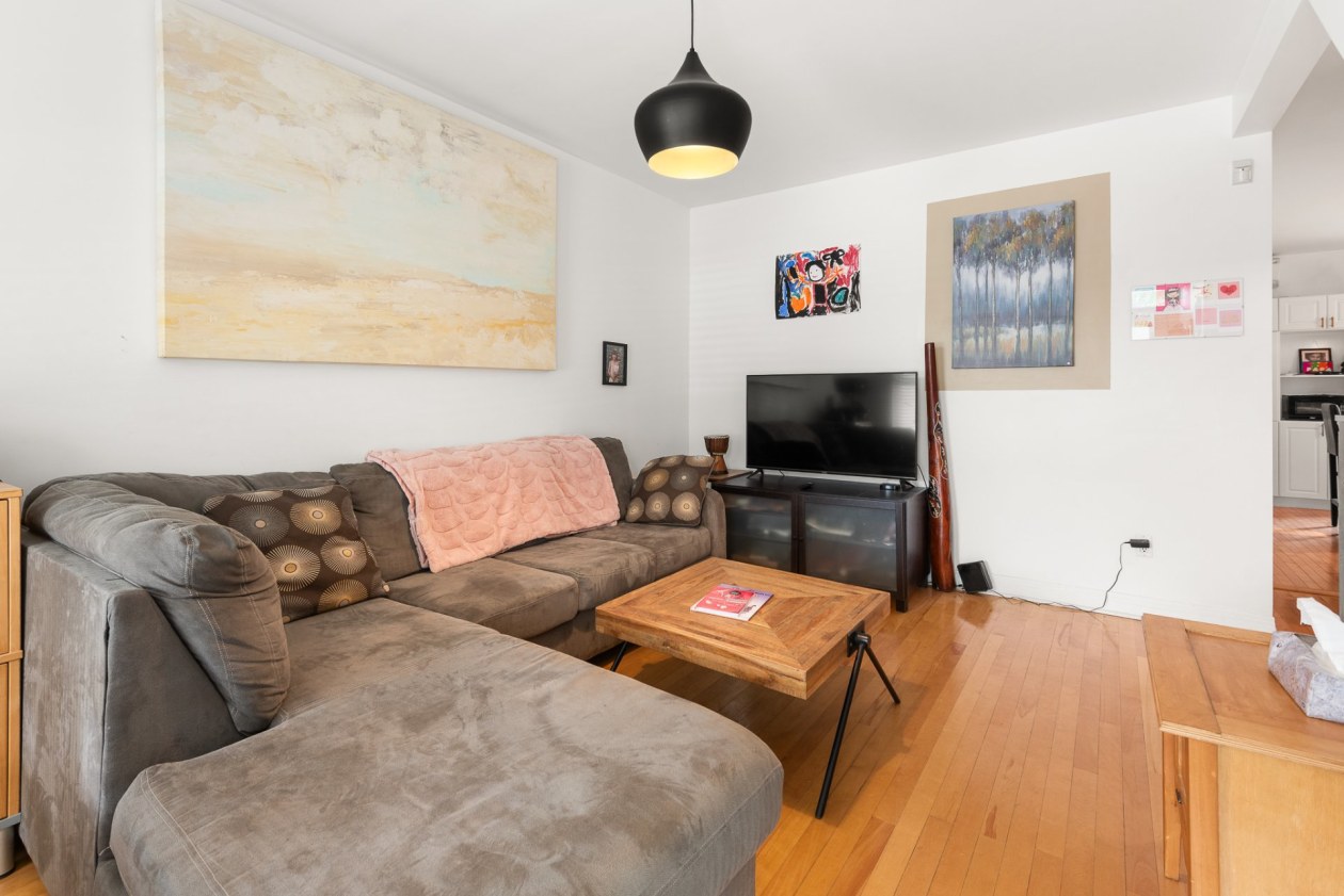Salon — 5969 - 5971, 12e Avenue, Montréal (Rosemont/La Petite-Patrie), H1X3A3, Montréal (Rosemont/La Petite-Patrie)