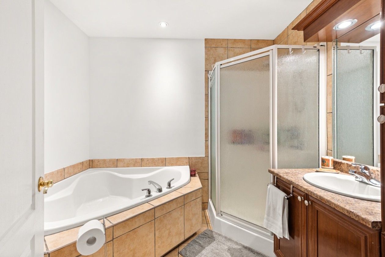 Salle de bains — 322, Rue Réaumur, Laval (Auteuil), H7H3E7, Laval (Auteuil)