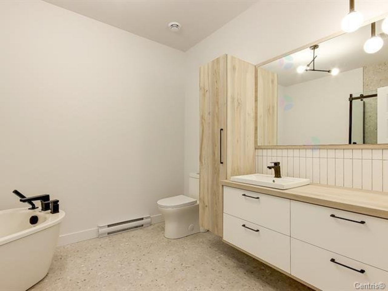 Salle de bains — 175, Rue de Toronto, 101, Cowansville, J2K3H3, Cowansville