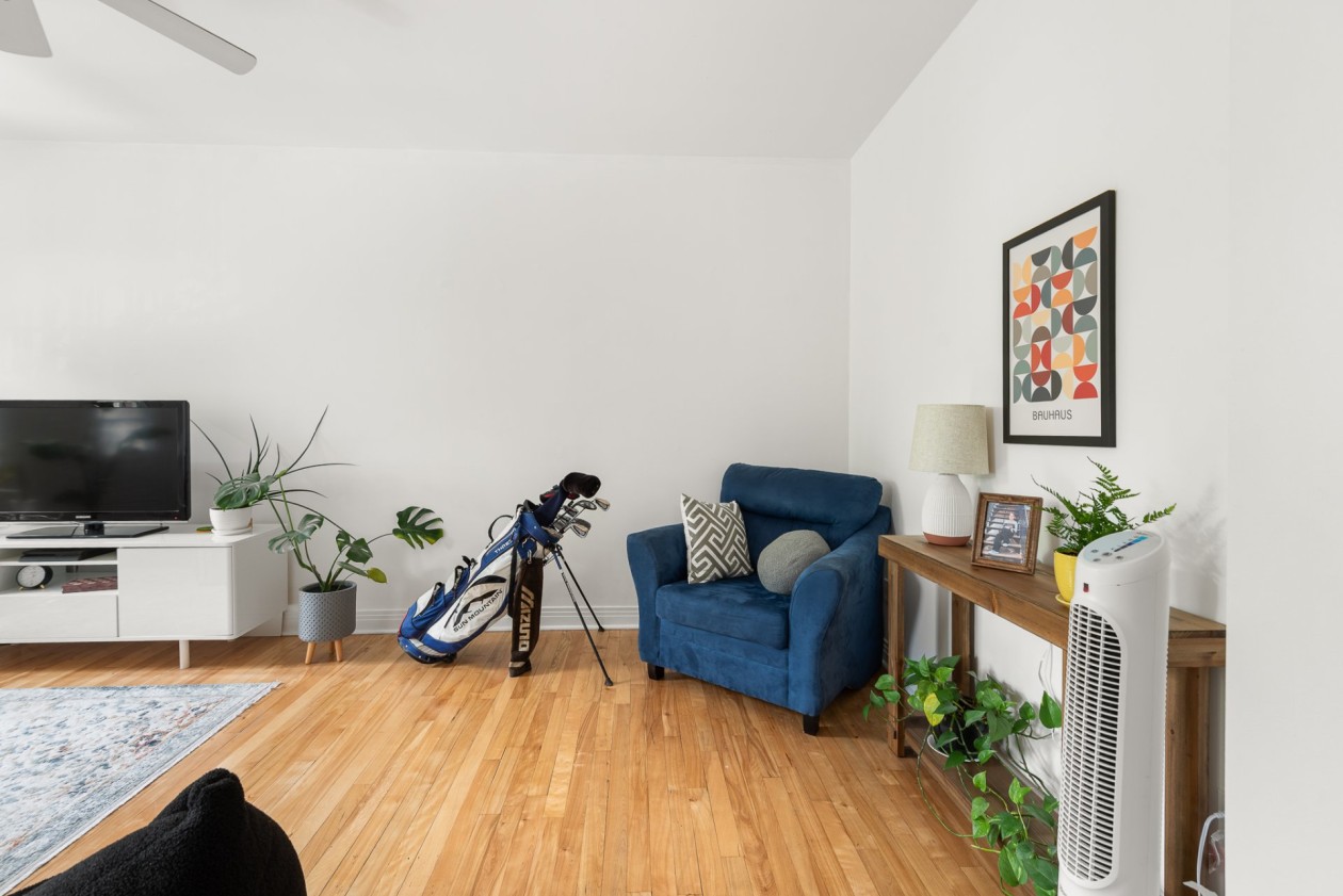 Salon — 5969 - 5971, 12e Avenue, Montréal (Rosemont/La Petite-Patrie), H1X3A3, Montréal (Rosemont/La Petite-Patrie)