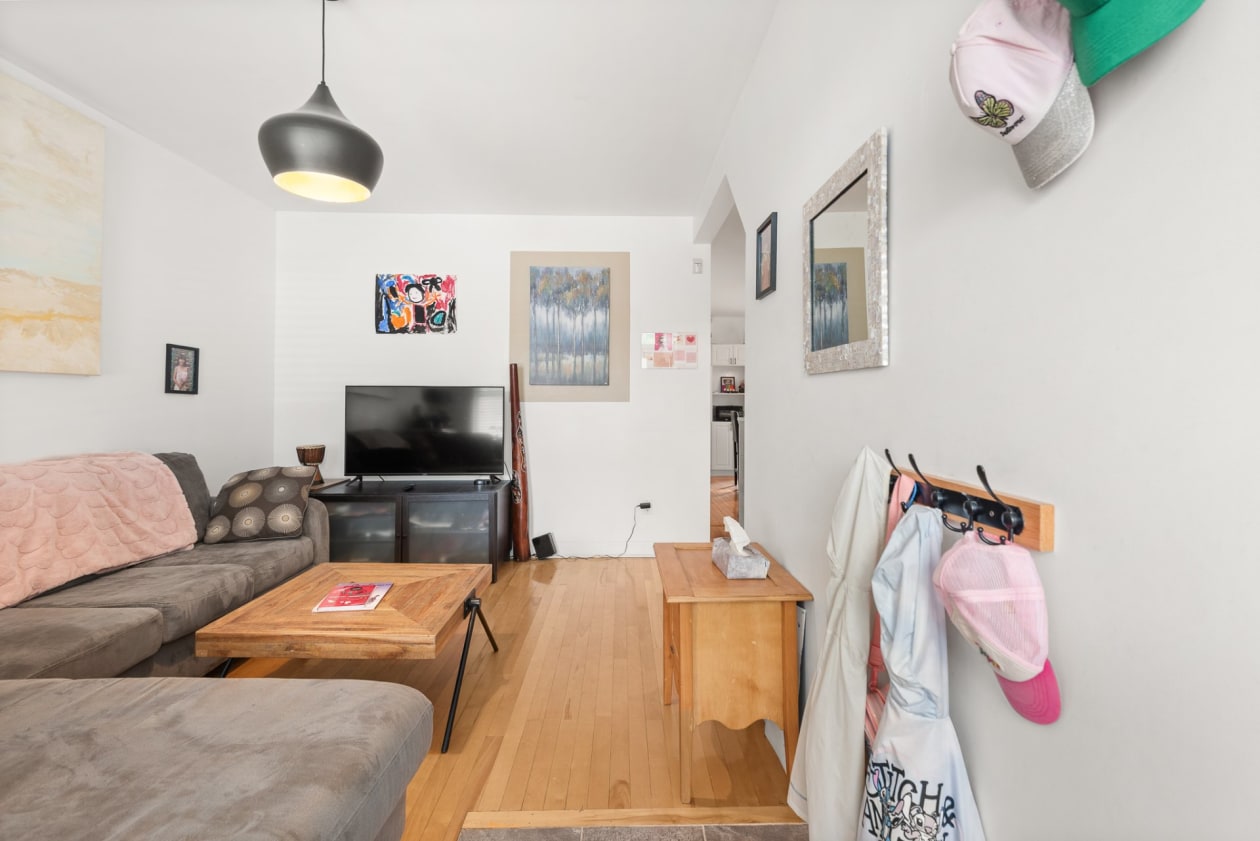 Salon — 5969 - 5971, 12e Avenue, Montréal (Rosemont/La Petite-Patrie), H1X3A3, Montréal (Rosemont/La Petite-Patrie)