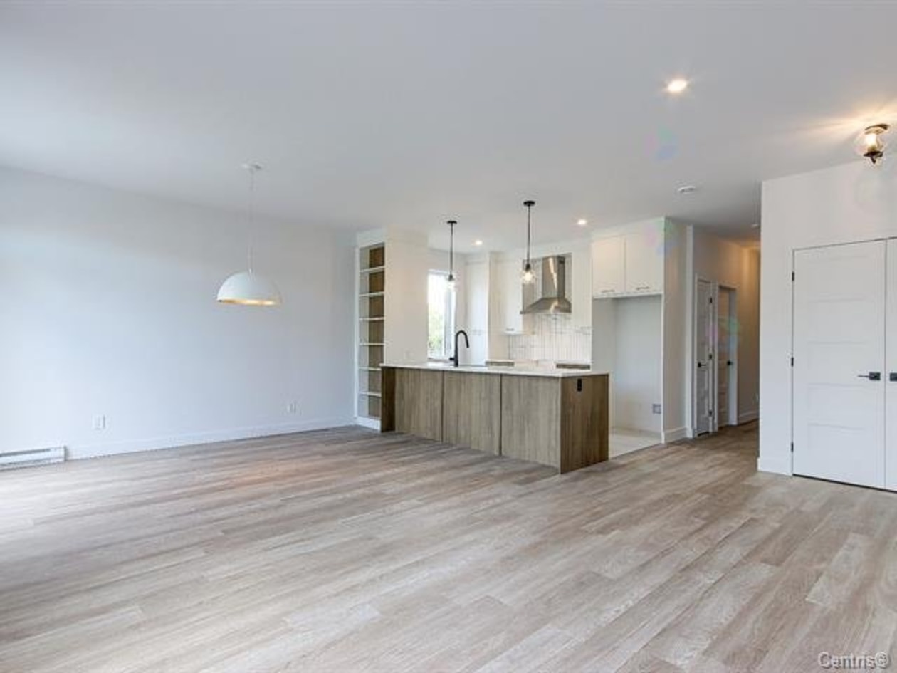 Salon — 175, Rue de Toronto, 101, Cowansville, J2K3H3, Cowansville
