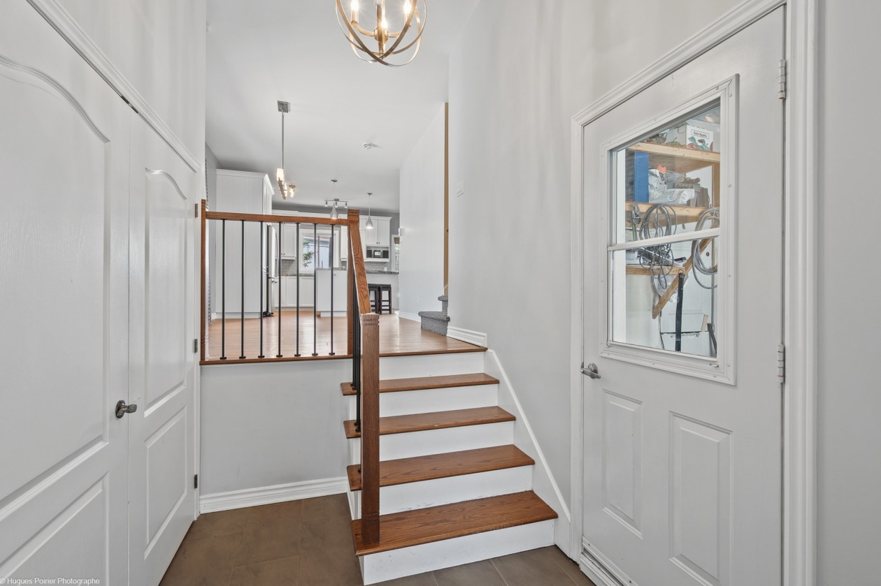 Hall d'entrée — 249 - 249A, Rue Ludger-Duvernay, Varennes, J3X1W6, Varennes