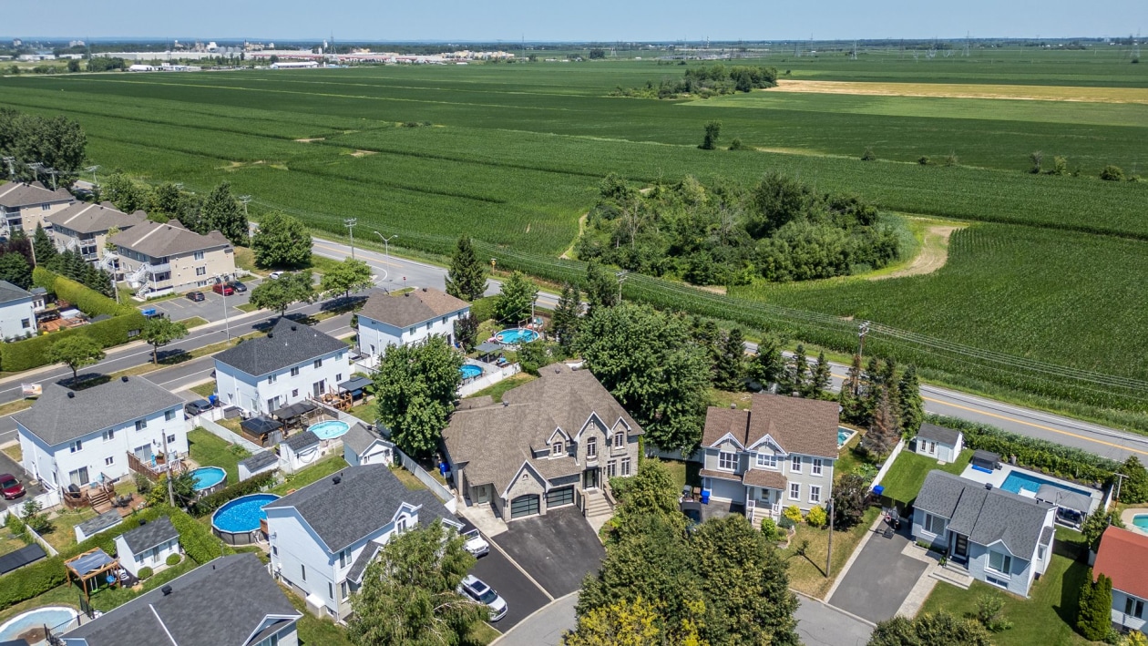 Photo aérienne — 249 - 249A, Rue Ludger-Duvernay, Varennes, J3X1W6, Varennes