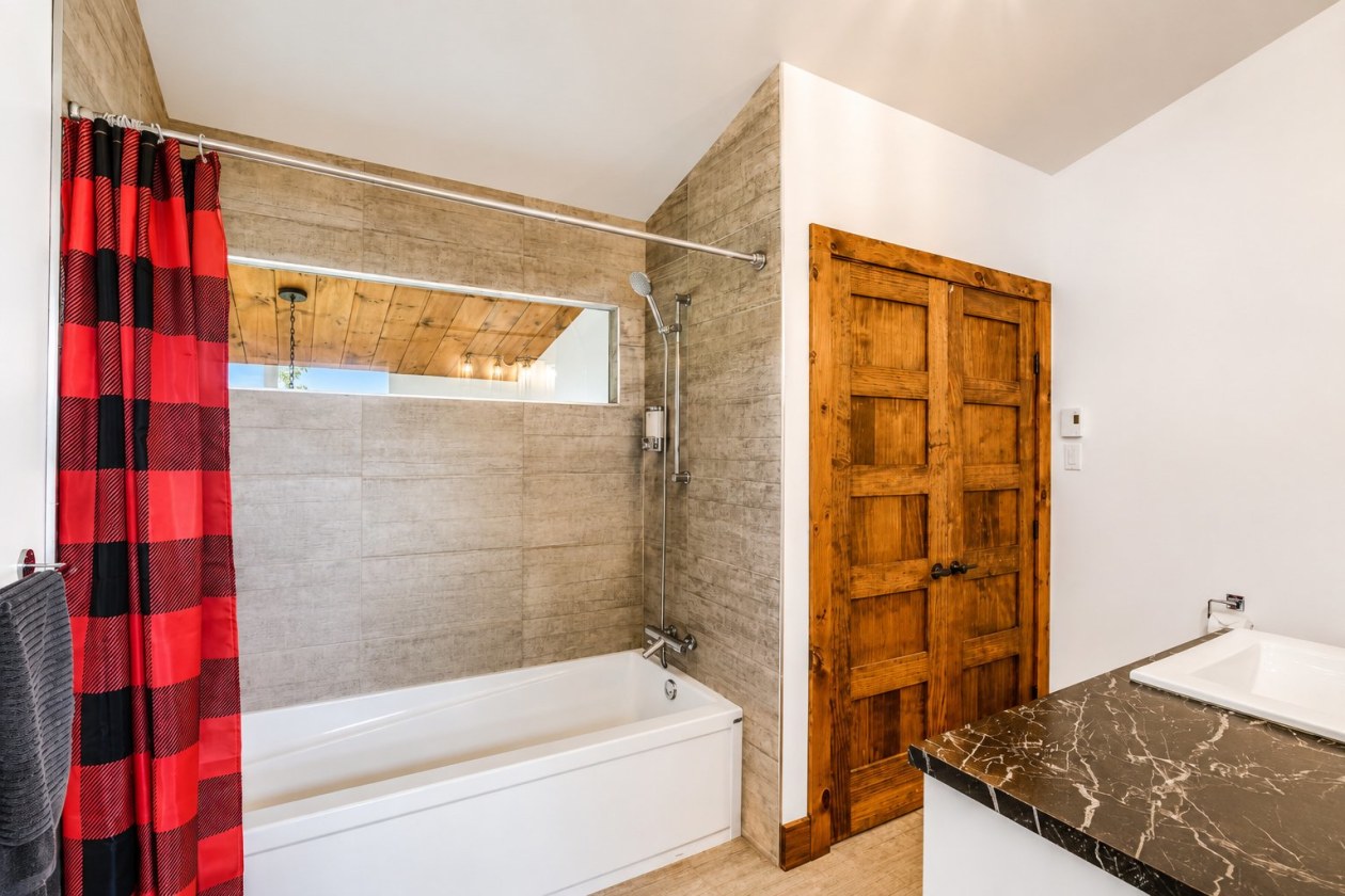 Salle de bains — 58, Rue de la Corniche, Les Éboulements, G3Z3B6, Les Éboulements