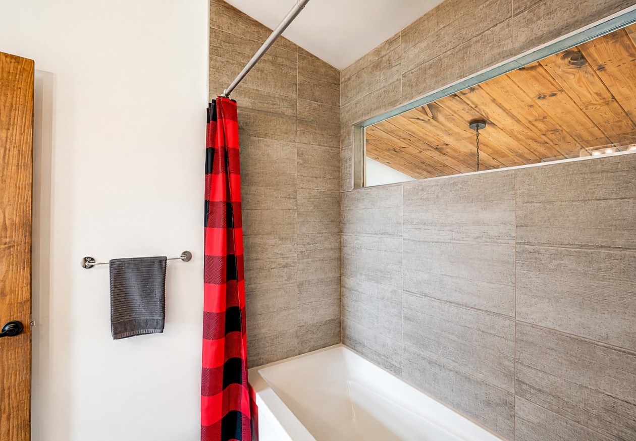 Salle de bains — 58, Rue de la Corniche, Les Éboulements, G3Z3B6, Les Éboulements
