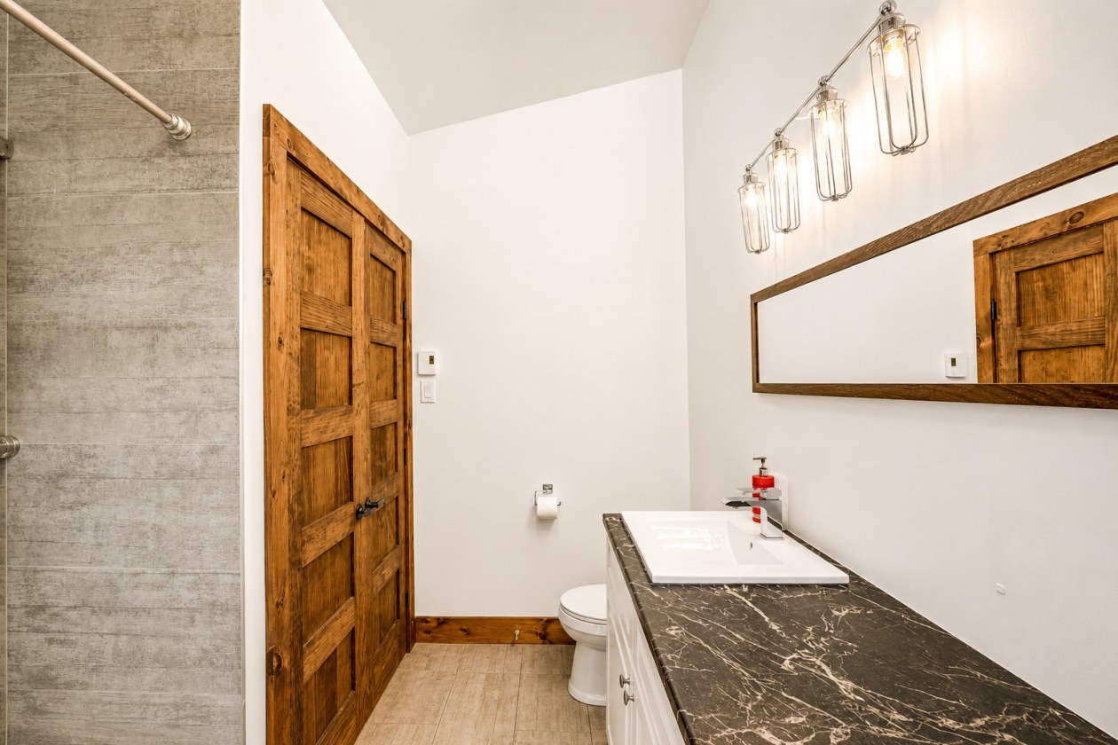 Salle de bains — 58, Rue de la Corniche, Les Éboulements, G3Z3B6, Les Éboulements