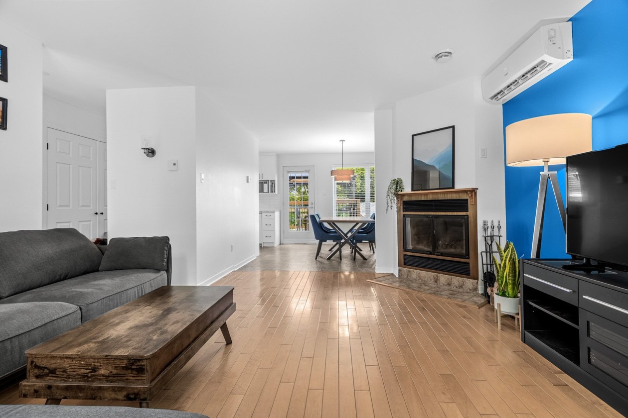 Salon — 590, Rue De Joinville, Québec (Les Rivières), G1P4C1, Québec (Les Rivières)