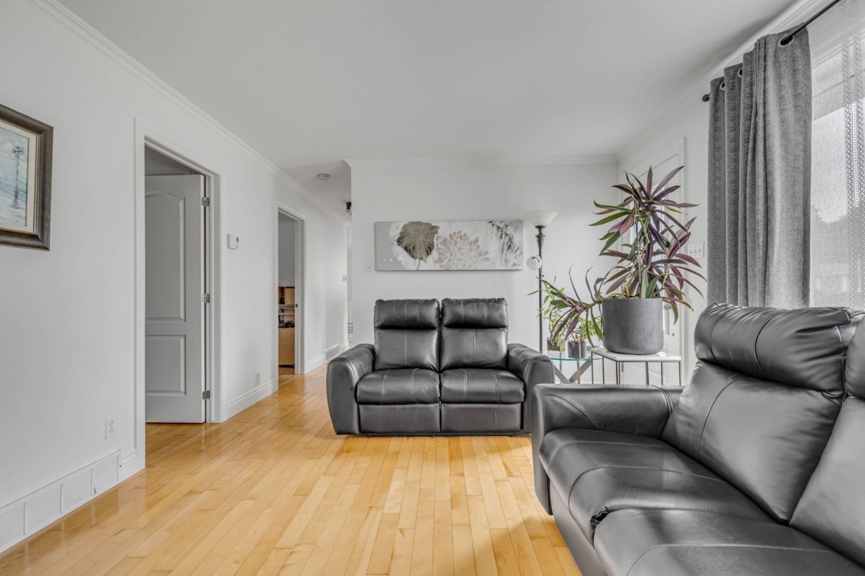Salon — 5455, Rue des Pensées, Québec (Charlesbourg ), G1G1N2, Québec (Charlesbourg )
