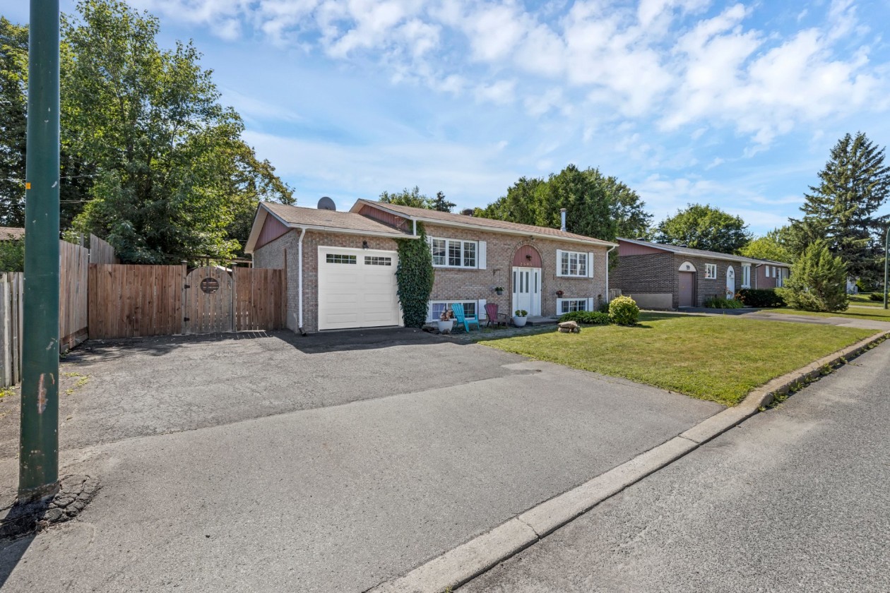 Façade — 2595, Crois. Amyot, Brossard, J4Z3E6, Brossard