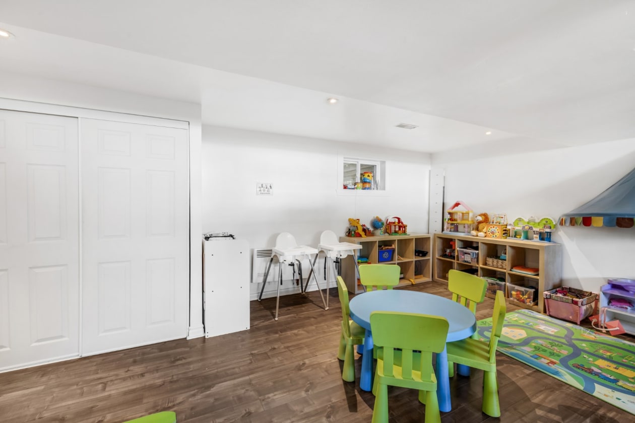 Salle familiale — 2595, Crois. Amyot, Brossard, J4Z3E6, Brossard
