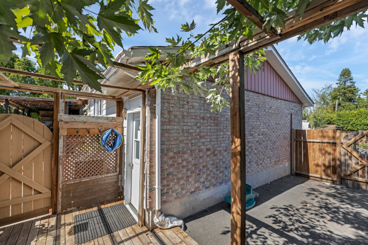 Cour — 2595, Crois. Amyot, Brossard, J4Z3E6, Brossard