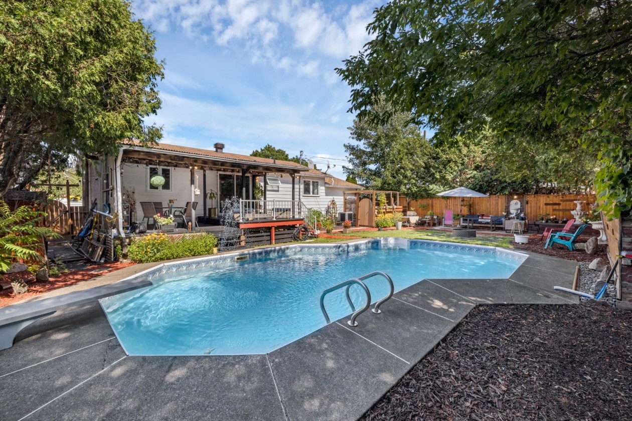Cour — 2595, Crois. Amyot, Brossard, J4Z3E6, Brossard