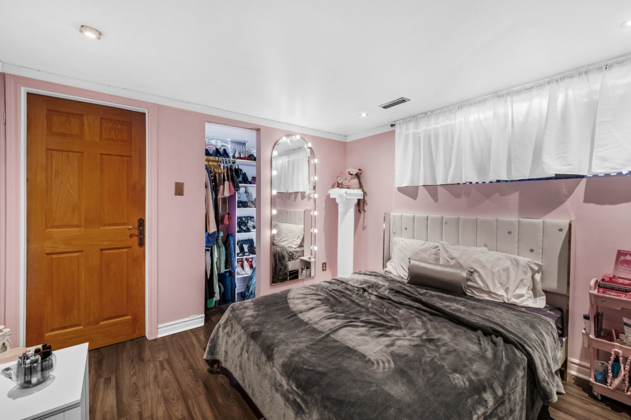 Chambre à coucher — 2595, Crois. Amyot, Brossard, J4Z3E6, Brossard