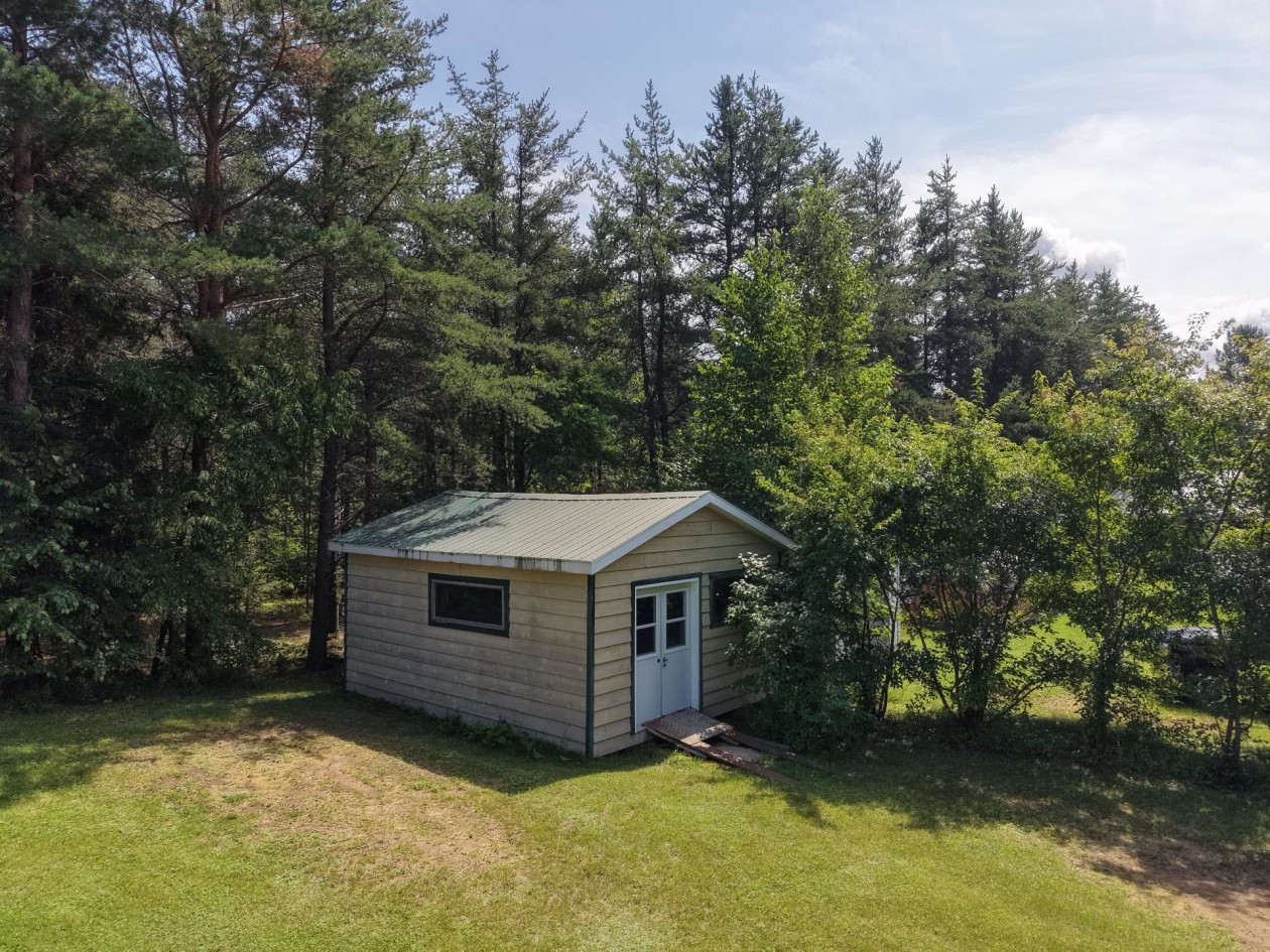 Remise — 8082, Route de Kénogami, Saguenay (Lac-Kénogami), G8A0H9, Saguenay (Lac-Kénogami)