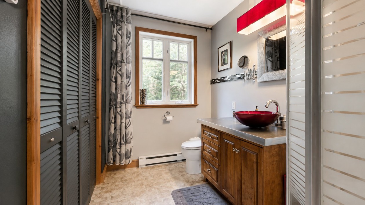 Salle de bains — 8082, Route de Kénogami, Saguenay (Lac-Kénogami), G8A0H9, Saguenay (Lac-Kénogami)