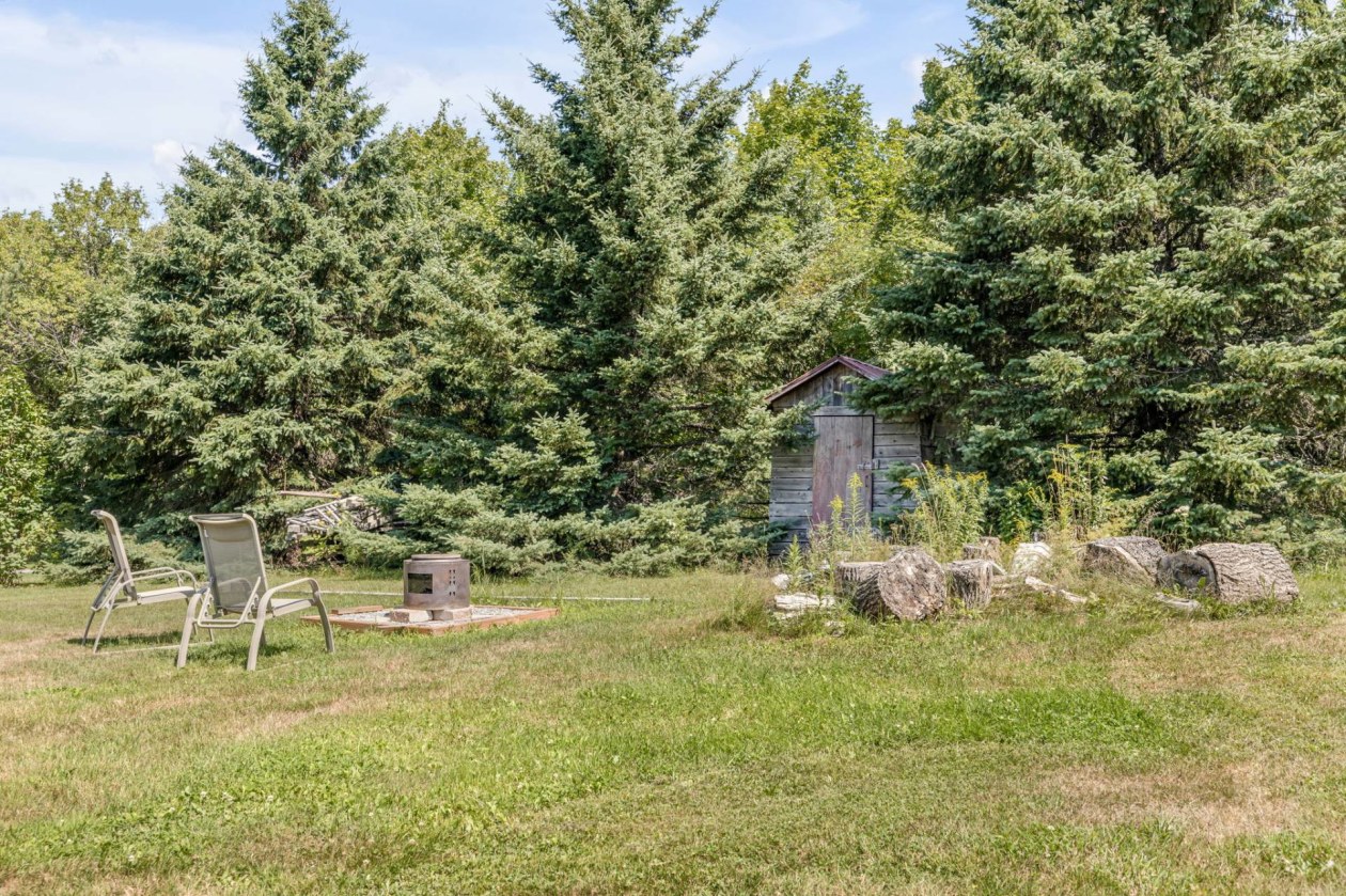 Cour — 493, Route du Fleuve, Beaumont, G0R1C0, Beaumont