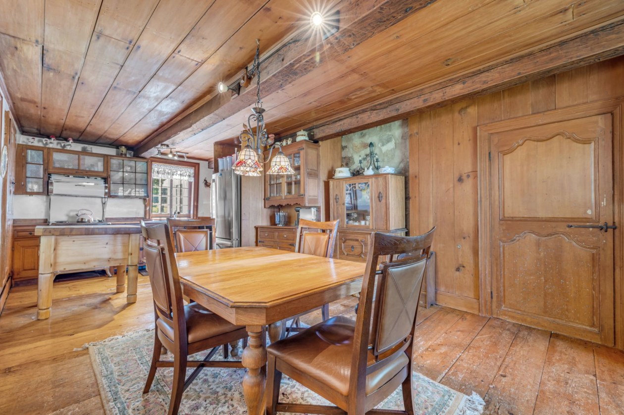 Salle à manger — 493, Route du Fleuve, Beaumont, G0R1C0, Beaumont