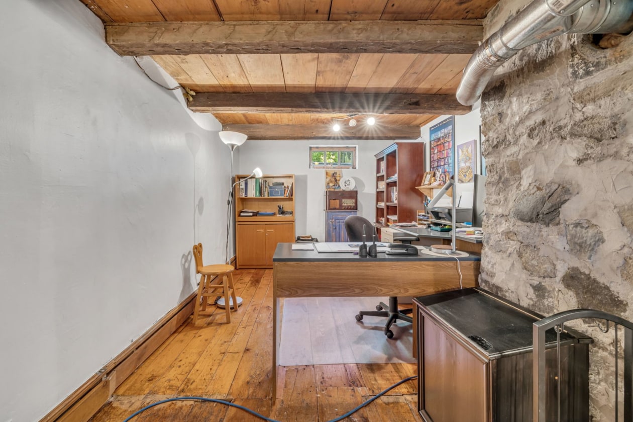 Bureau — 493, Route du Fleuve, Beaumont, G0R1C0, Beaumont