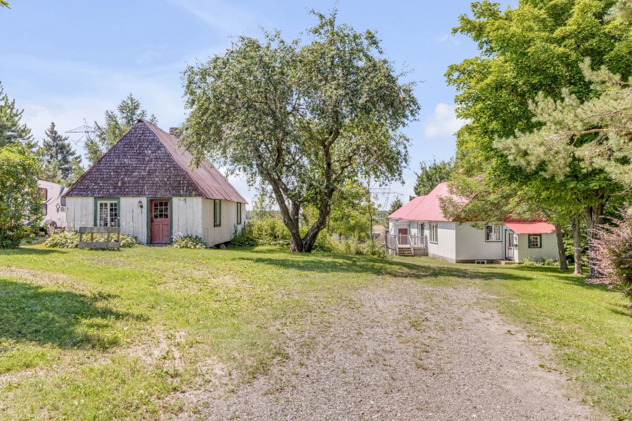 Cour — 493, Route du Fleuve, Beaumont, G0R1C0, Beaumont